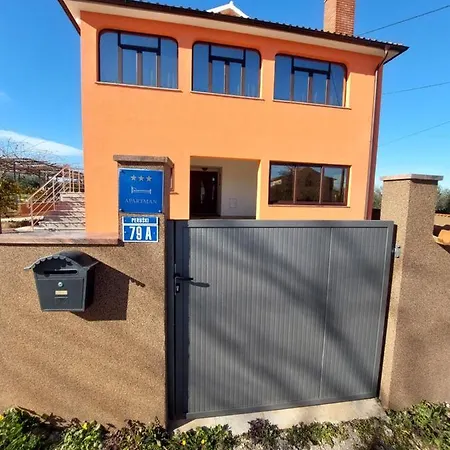 Apartment Ljiljana *