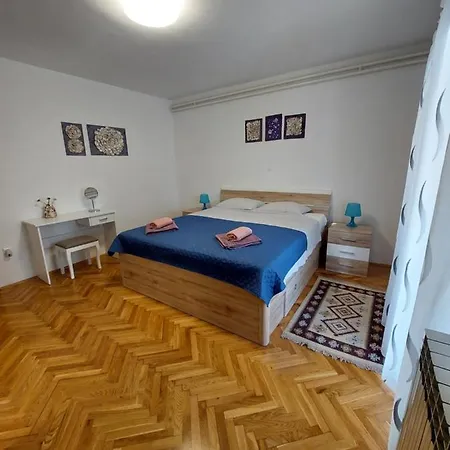 Apartment Ljiljana *