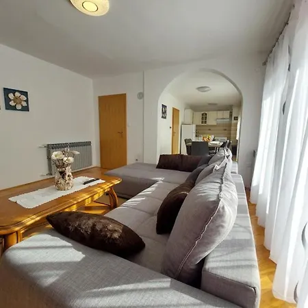 Ljiljana Apartment